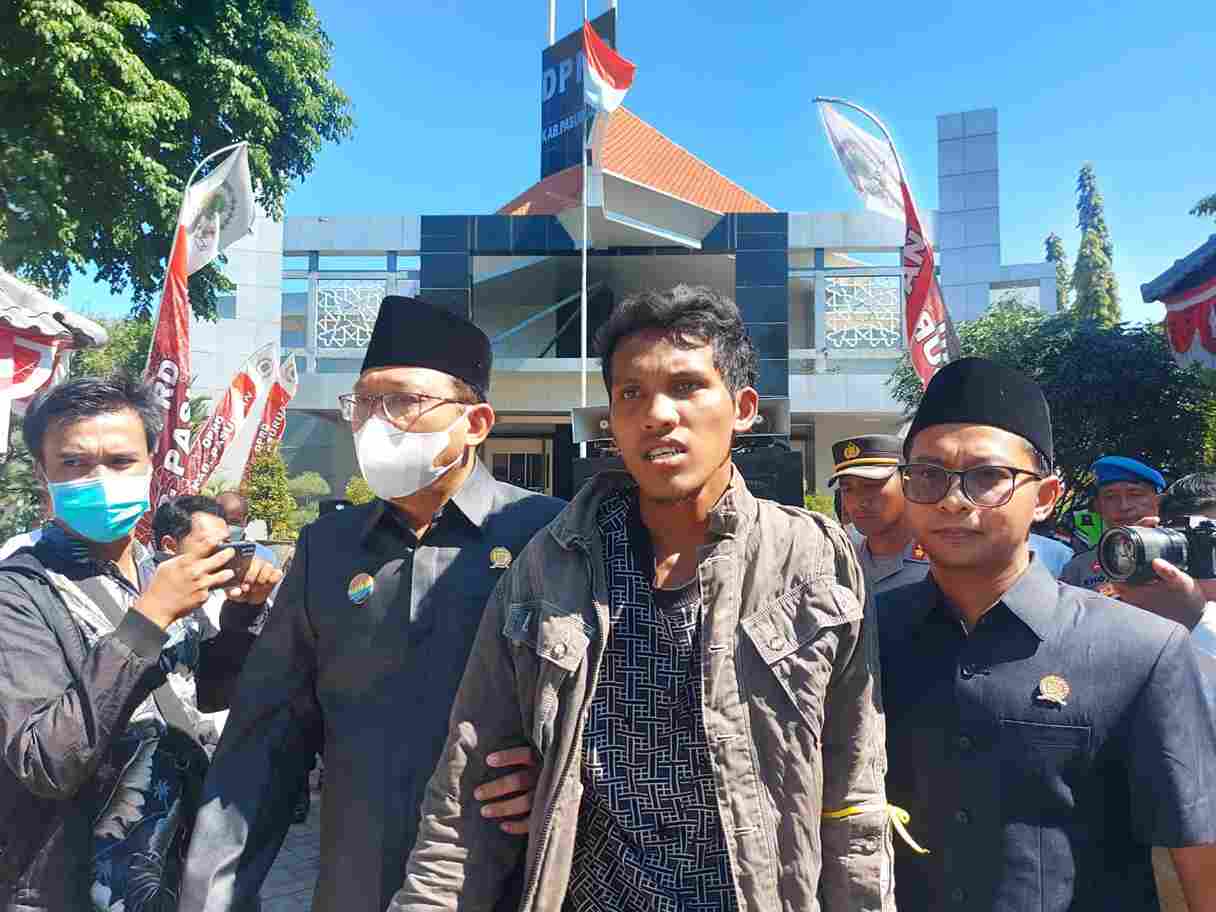 Demo Pmii Tolak Kenaikan Bbm Ricuh Dua Mahasiswa Pasuruan Sempat