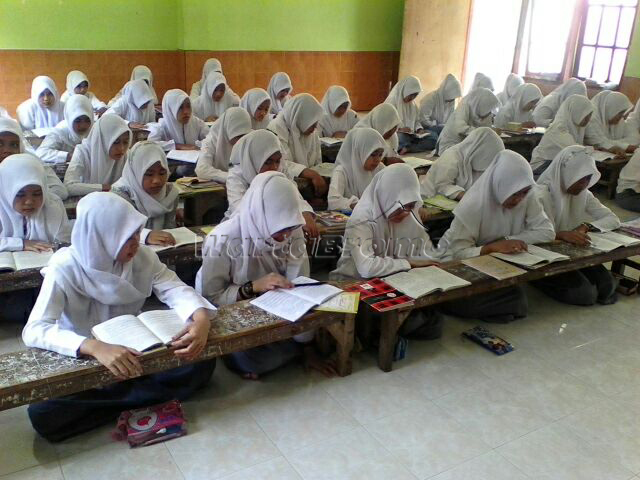 Gambar Santri Watik Ramai Wacana Full Day School Bupati Irsyad Kita Sudah 